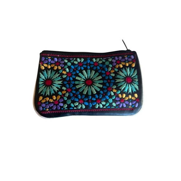 Embroidered Leather Coin Purse With Zipper Closure & Inner Pocket - Picture 1 of 4
